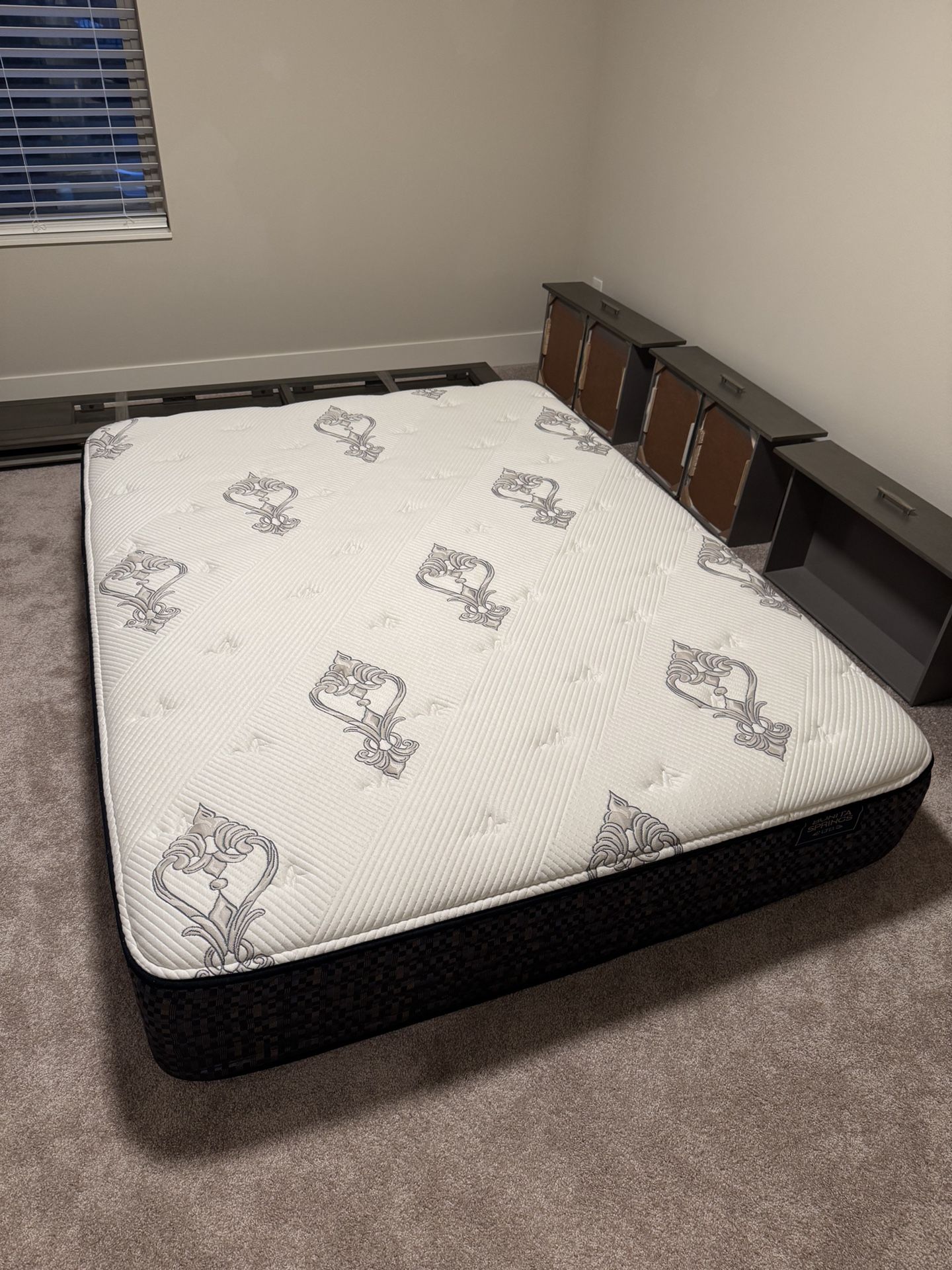 Bonita Springs Plush Queen Mattress for Sale in Issaquah, WA OfferUp
