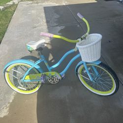 Girl’s Huffy Cruiser