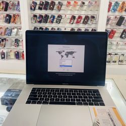 MacBook Pro 15-inch 2019 16GB 256GB 