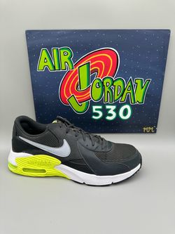 Nike Air Max Excee ‘Dark Smoke Grey Volt’