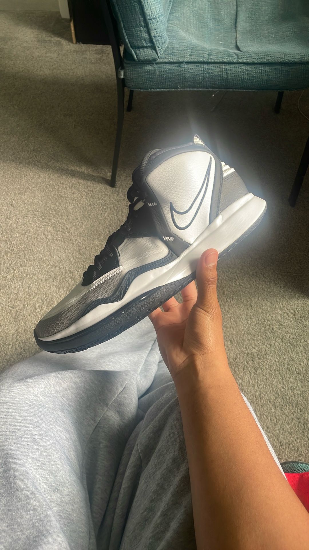 Kyrie Infinity Black White