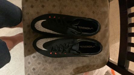 Hyper venom cleats