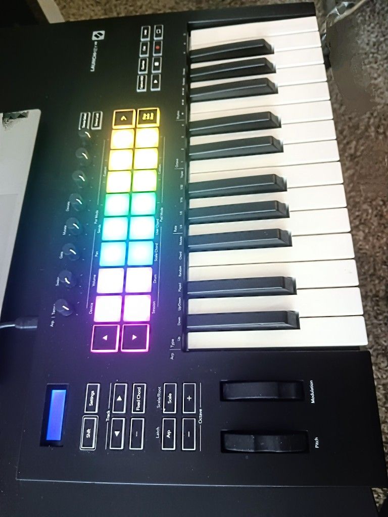 NOVATION  LAUNCHKEY 25 MK3