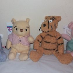 New with Tags Disney Classic Winnie the Pooh and friends complete set Beanie Babies