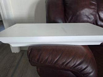 Hand gun shelf