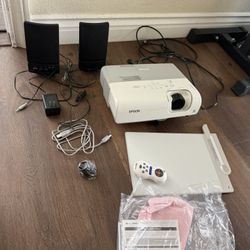 Epson PowerLite S5 3LCD Movie Projector / speaker / control