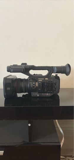 Panasonic AG-UX180 4K Professional Camcorder + 2 Batteries