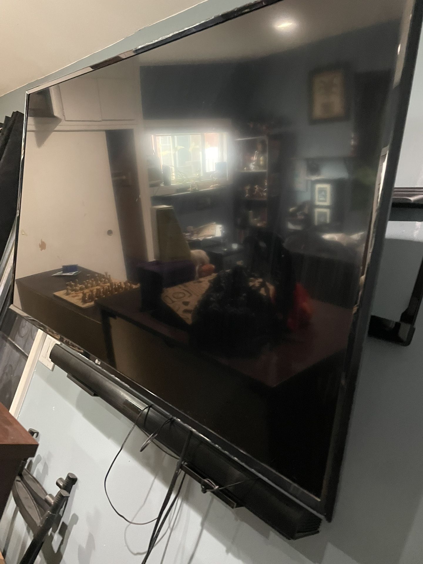 Lg Tv N Sound Bar With Wall Mount