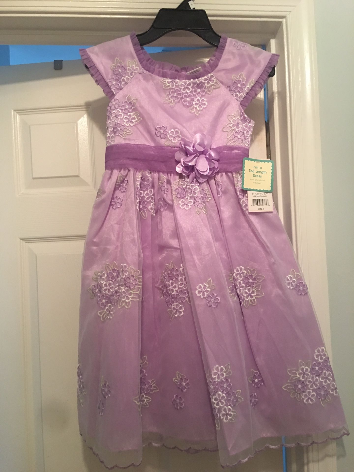 Girls, NEW purple formal dress, Size 7