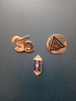 Two Is 10 K Gold One Is 14 K Gold Wood Diamond