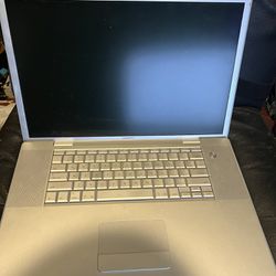 MacBook Pro 17” (2009)