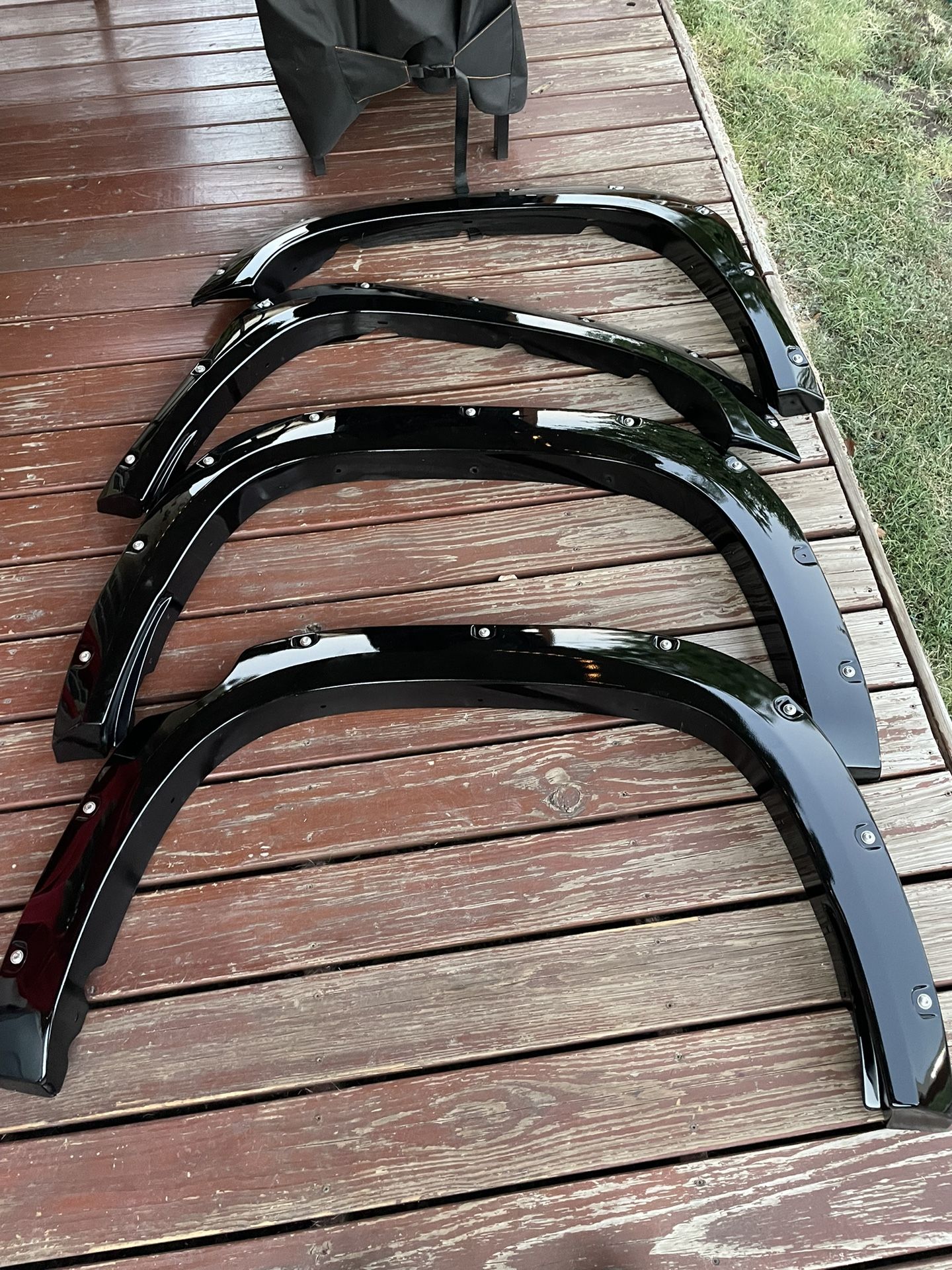 2014 2017 Toyota Tundra OEM Flares Moldings