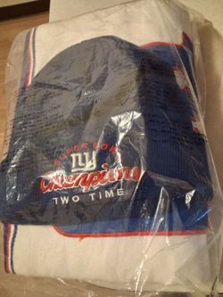 Vintage brand new giants beanie and poncho