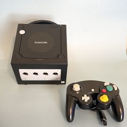 Black Nintendo GameCube With Controller. GREAT CONDITION !