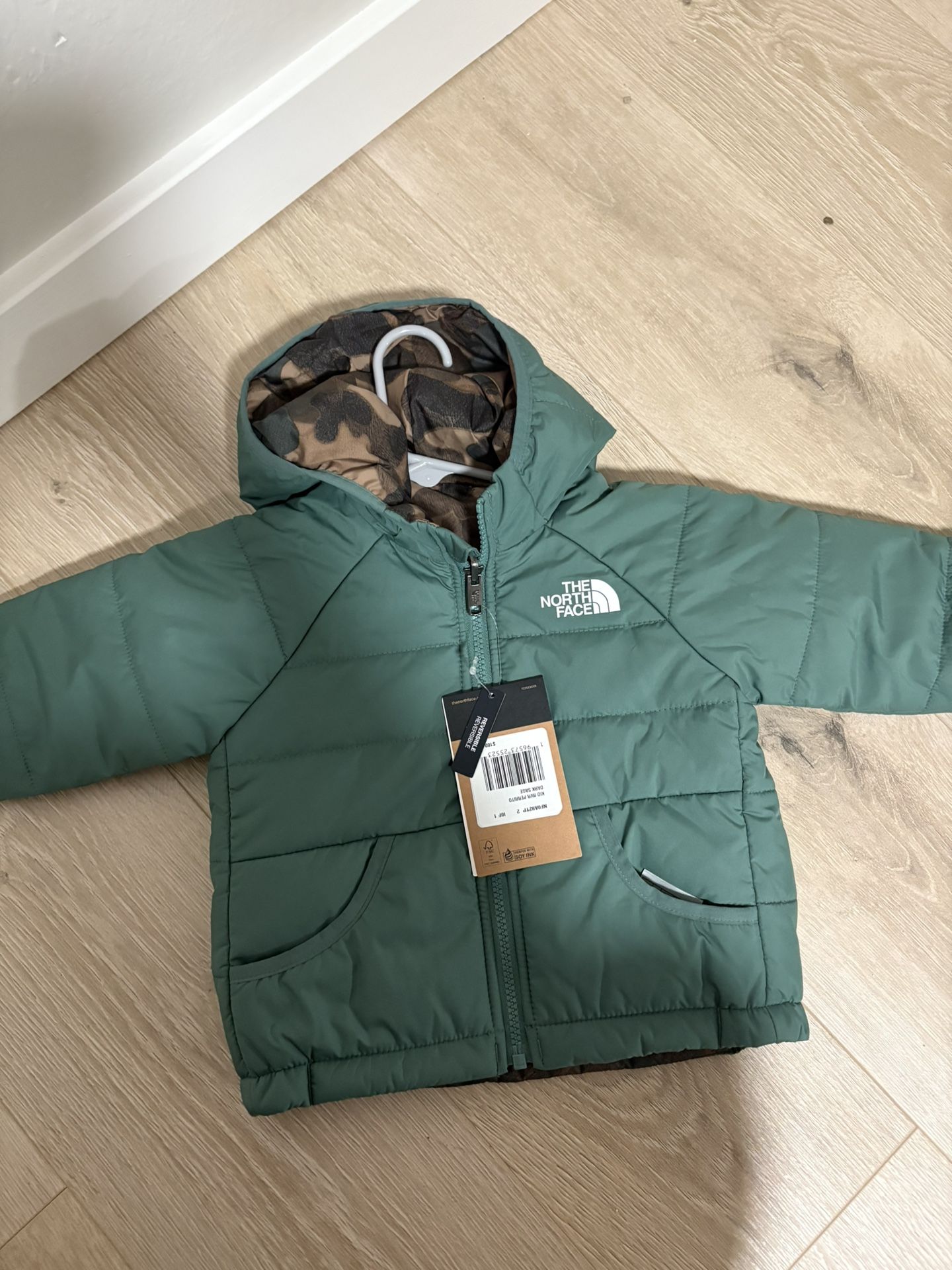 North Face Reversible jacket (2T)