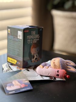 Popmart Labubu 1AM Series - Hug Time