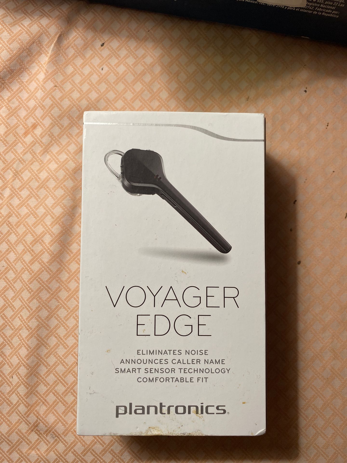 Plantronics voyager edge new in box headset