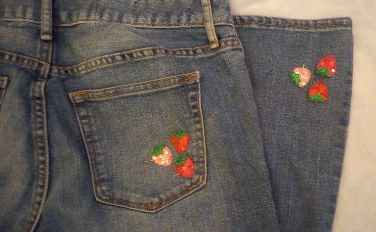Gap Boot Cut Denim Jeans Women's 30 Strawberry Applique Patches