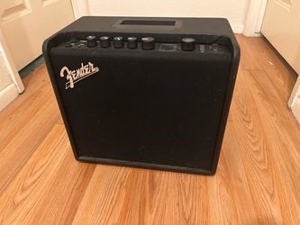Fender Mustang LT25 Guitar Amplifier
