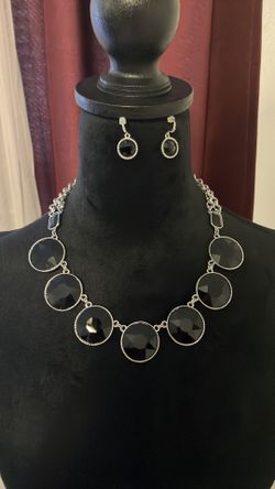 A beautiful necklace and earring set