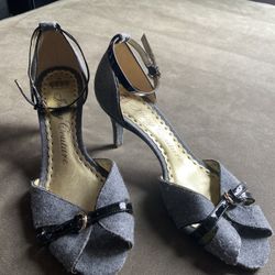 Size 7.5 M Juicy Couture Grey Flannel Black Soft Patent Heels
