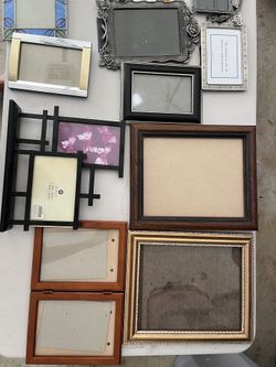 Various sizes picture frames