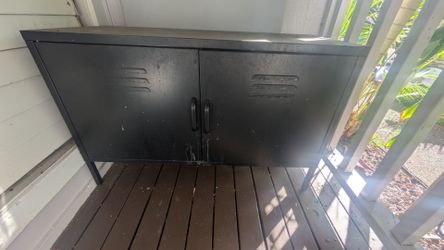 Storage cabinet