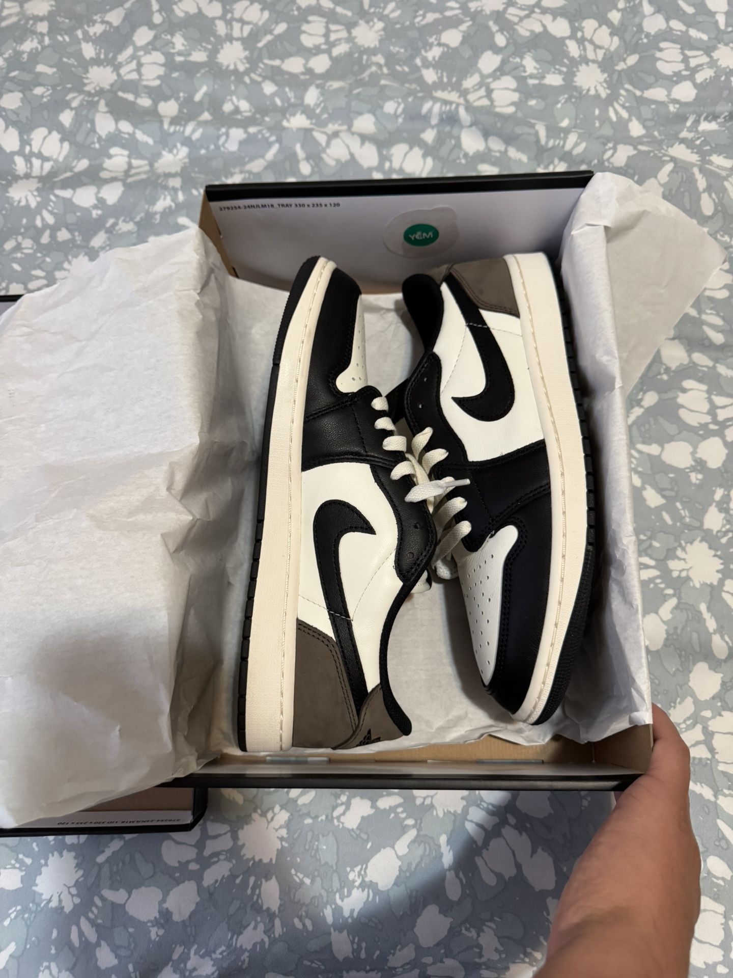 Jordan 1 Low Mocha