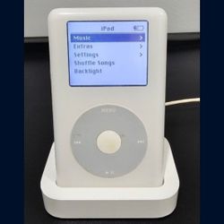 APPLE IPOD CLASSIC  MP3 PLAYER 4 GENERATION 4TH 20GB 4G 2002 VINTAGE
 in perfect condition send offers...