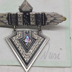 CAPTIVATING MILITARY STYLE ART DECO BROOCH 