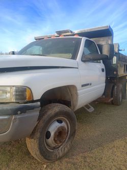 Dodge ram. 3500.  Dump truck