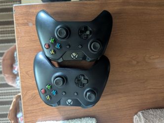 Xbox one/series x controller's, black.