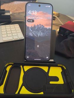 Pixel 10 black perf con at&t paid off clean imei with case asking 350 firm