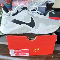 Nike 8