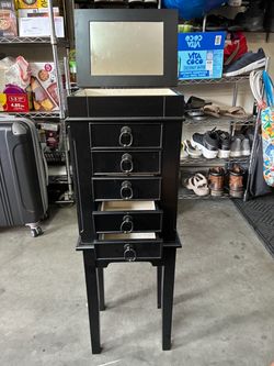 Jewelry Box Stand