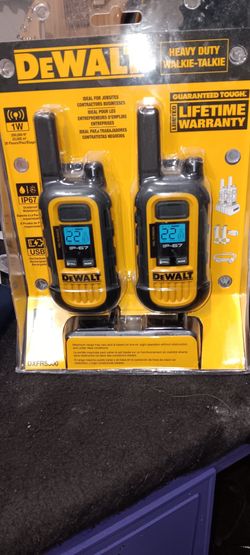 DeWalt Heavy Duty Walkie-Talkie 2-Pack
