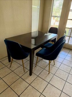 Dining Table Set with 4 Chairs