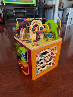 B. Toys Wooden Activity Cube - Zany Zoo (Excellent Condition)