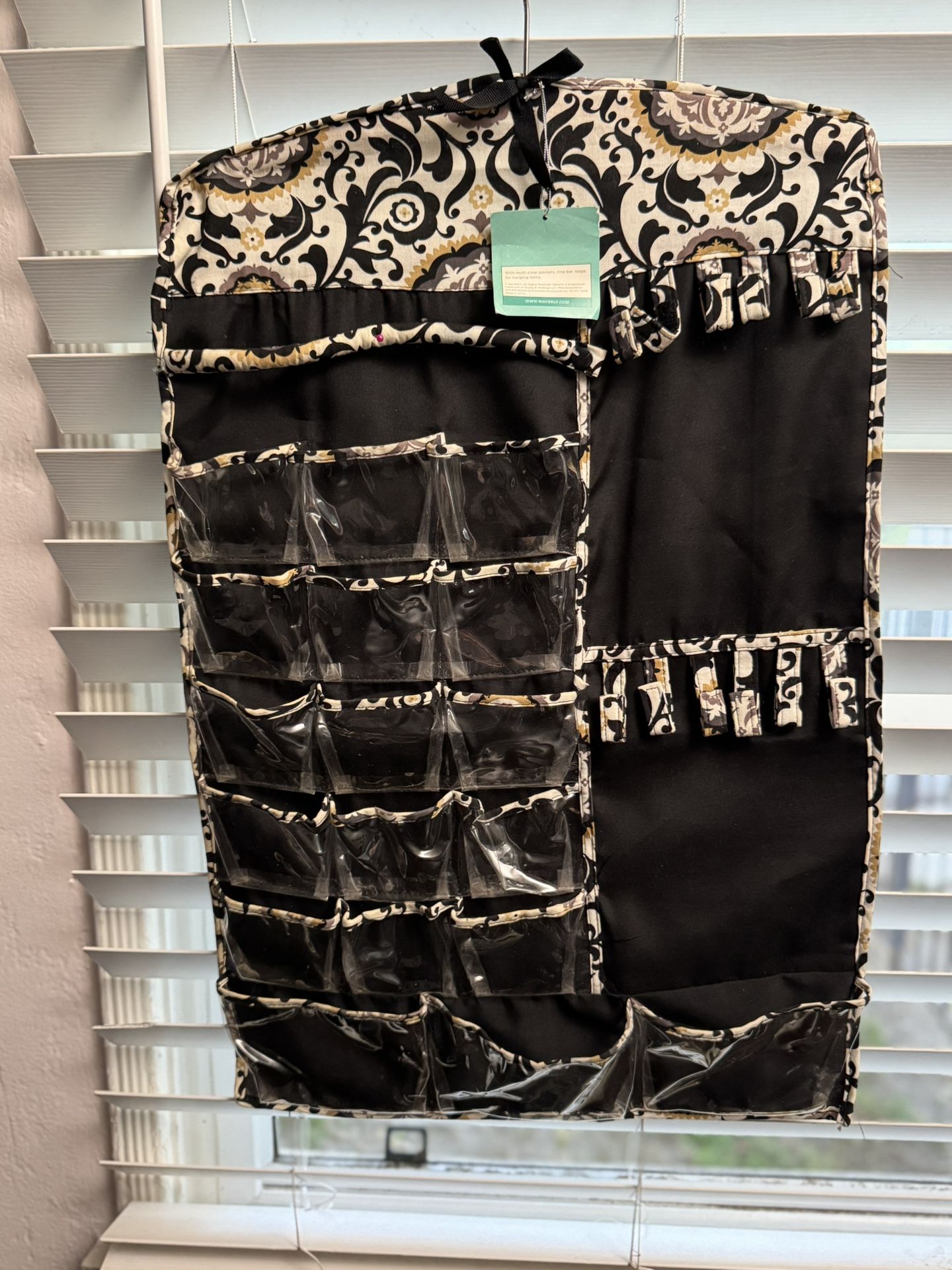 Double Sided Rotating Necklace Hanging Wall Organizer Earring Dustproof Holder. Pick up In Van Nuys