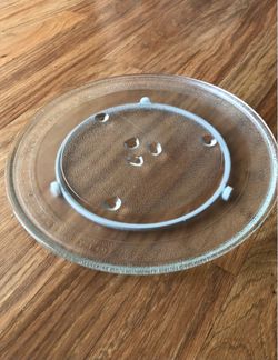 Microwave Tray With Rollers