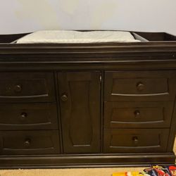 Eco Chic 4 In 1 Crib And Changing Table Cabinet