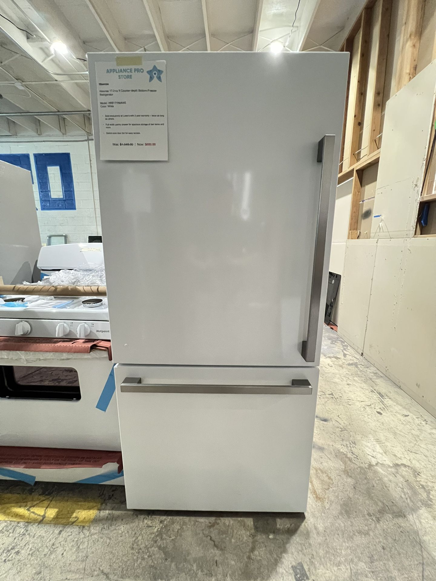 🔥New🔥 Hisense 17.2-cu ft Counter-depth Bottom-Freezer Refrigerator
