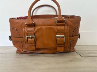 Tan Leather Handbag with Buckle Detail Micheal kors