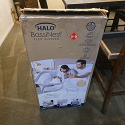 Halo Bassinest BRAND NEW IN BOX Travel Crib Bassinet Flex Bassinest Co Sleeper for Sale in Chino CA OfferUp