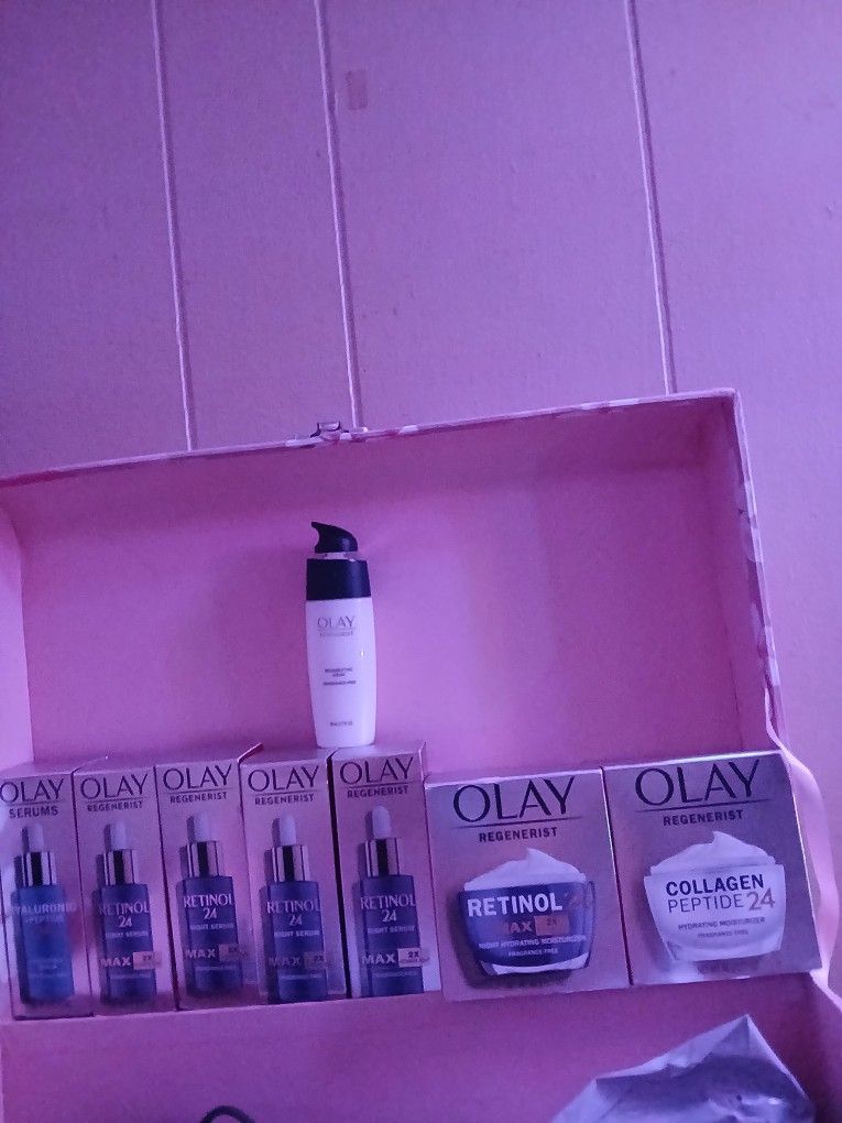I have this 8 piece set. OLAY