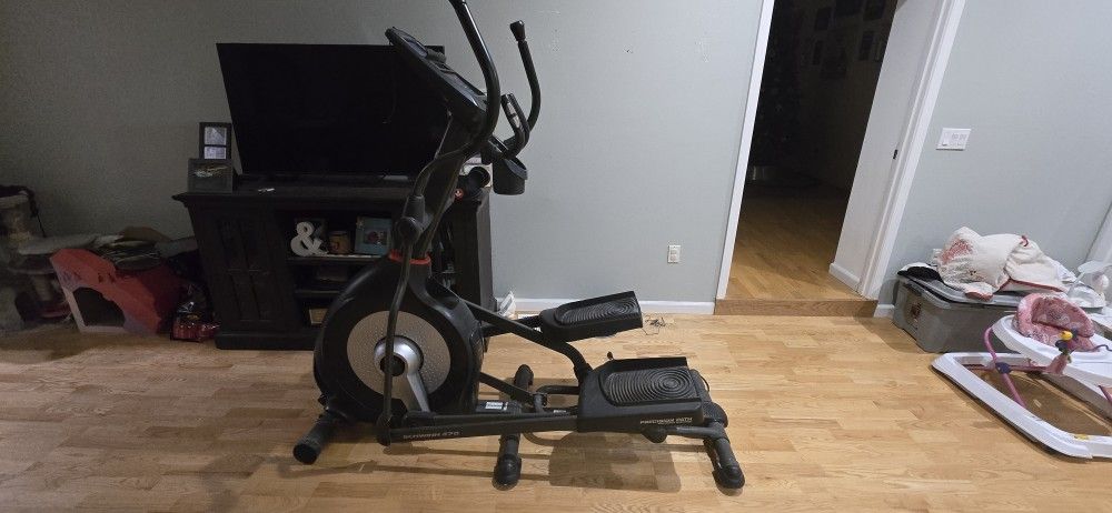 Schwinn 470 Elliptical 