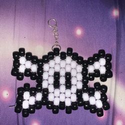 Kandi Skull w/ Crossbones Keychain