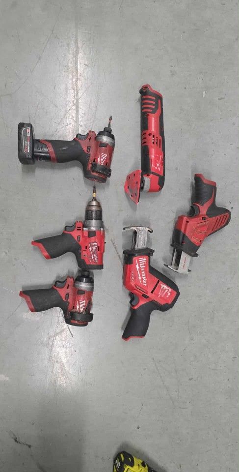 Milwaukee Power Tools