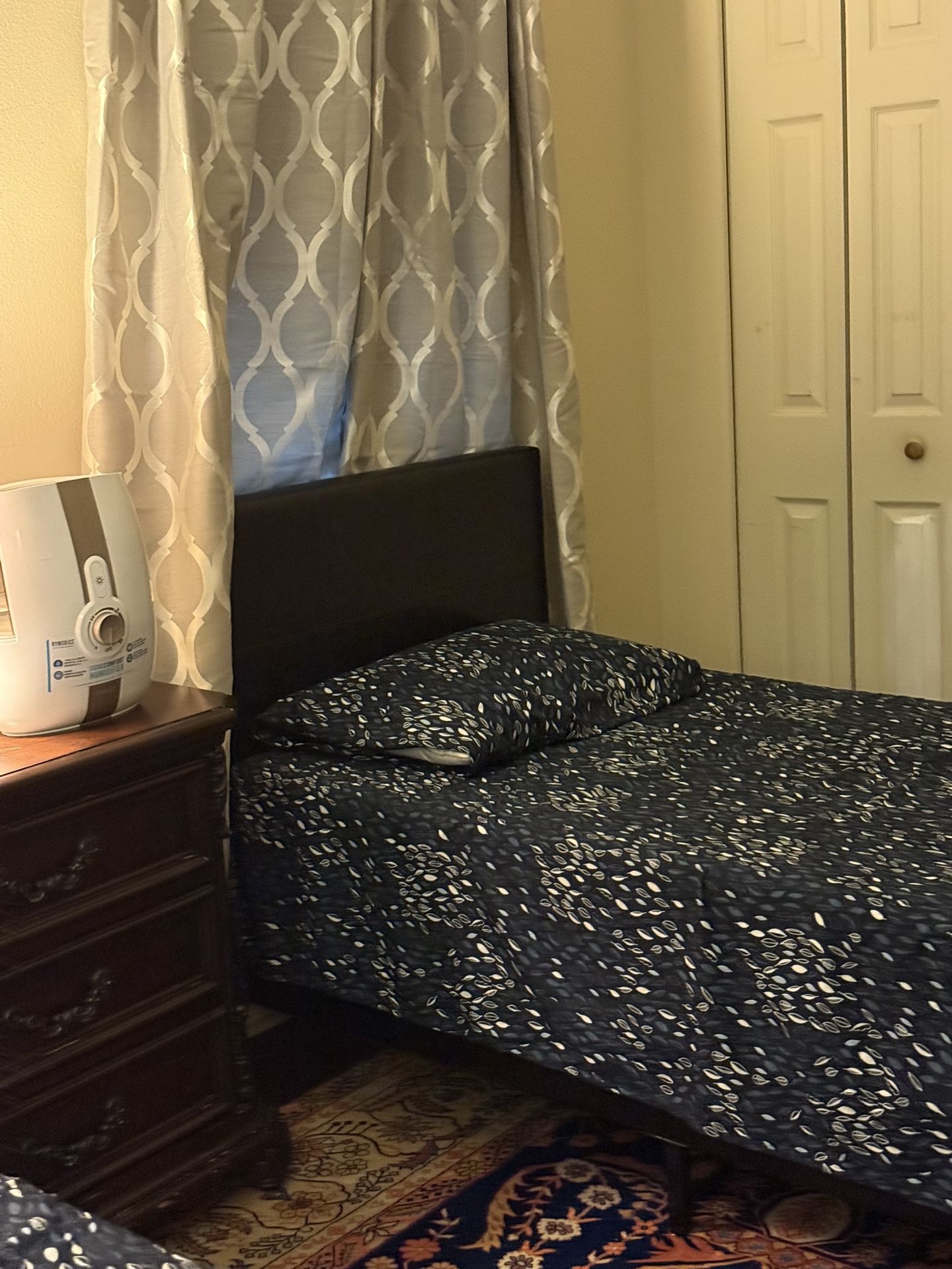 Two Twin Bed