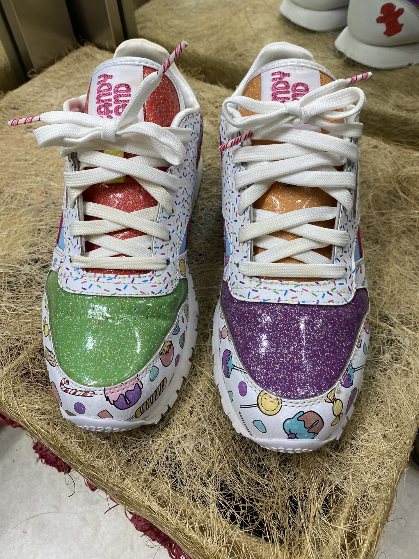 Reebok Classic Candy Land Size 5 Big Kids